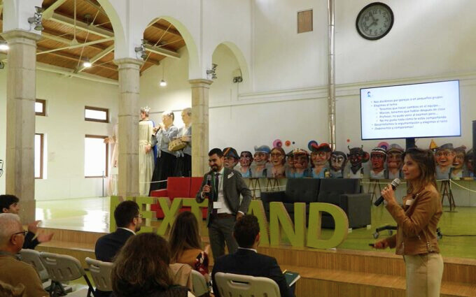 El alumnado de 2º de Asistencia a la Dirección participa en las Ponencias Diurnas de Zona Zero y en la inauguración de Nextland